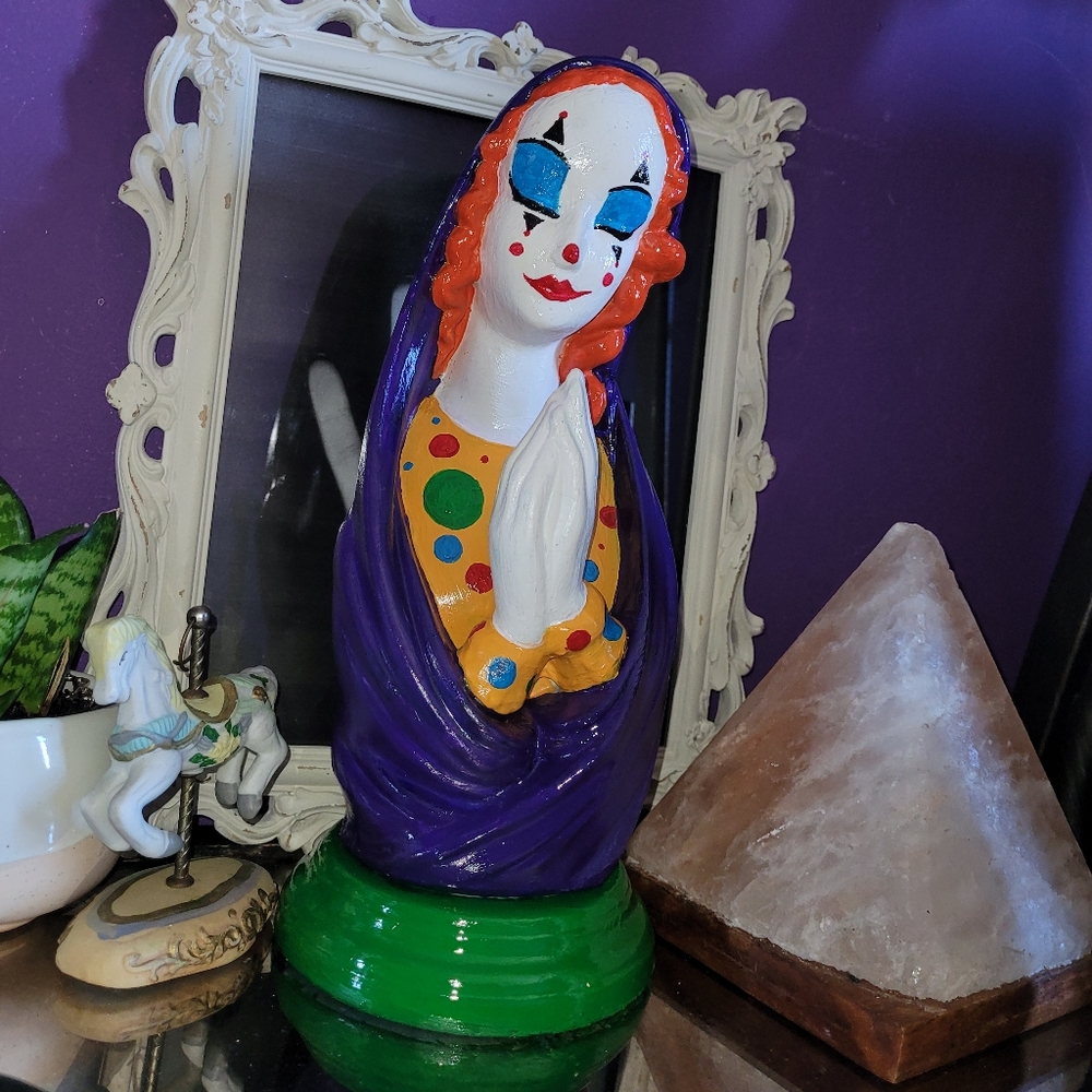 Praying Clown Statue Mother Mary Praying